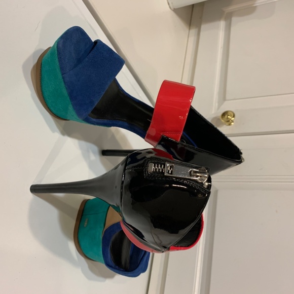 Jessica Simpson multi-colored high heels, size 7.5 - Picture 2 of 6
